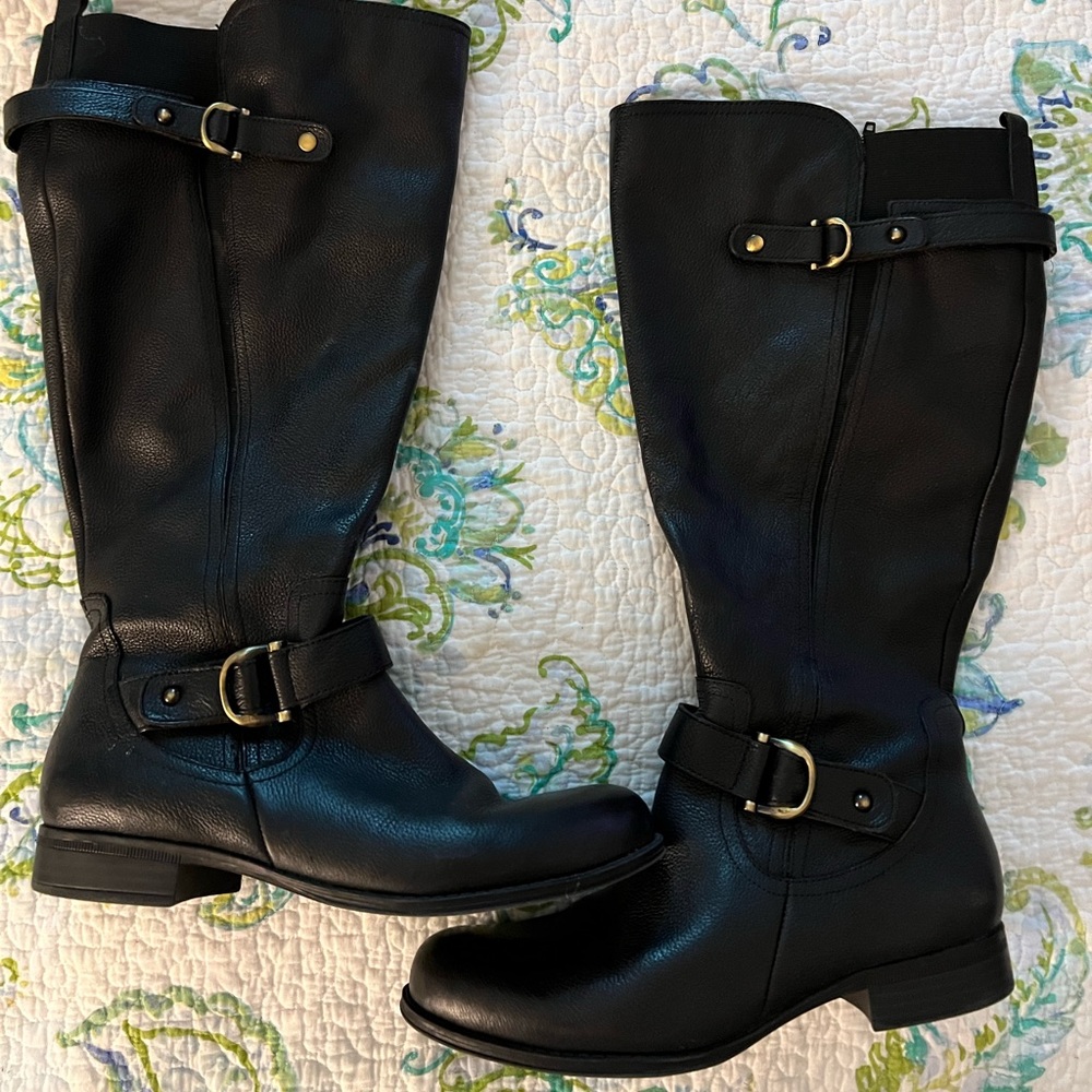 Naturalizer black 9.5 Wide -Wide Calf boot